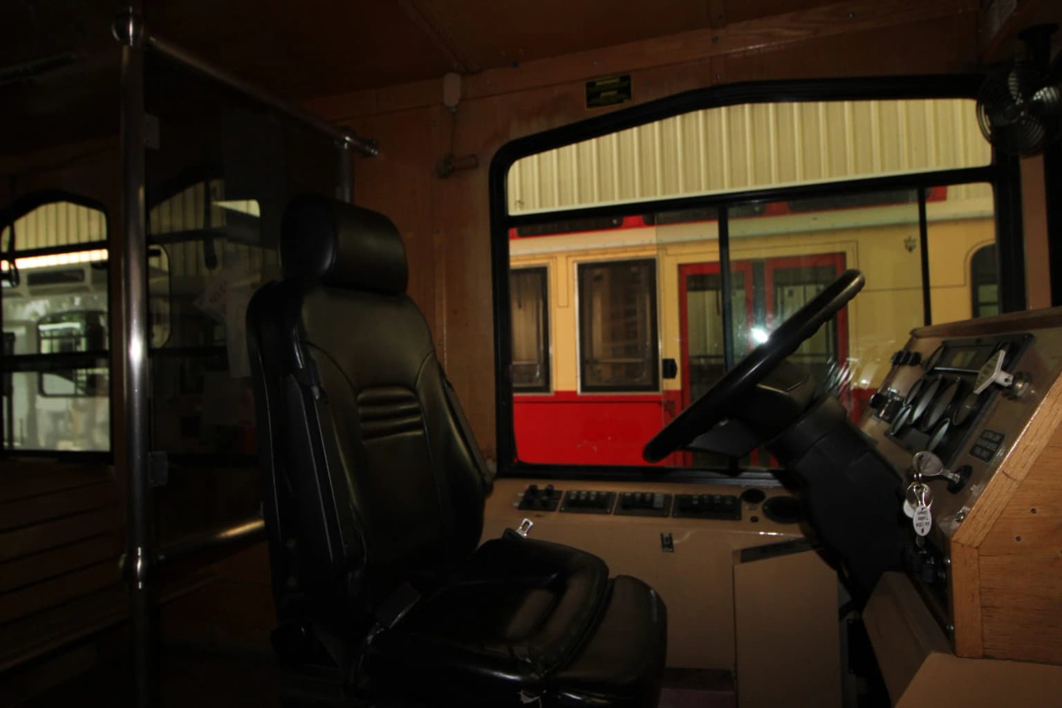 2010 Hometown Trolley Mainstreet - Image 7