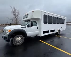 2015 Ford F550 bus