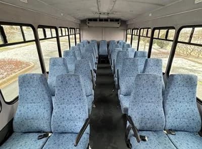 2015 Ford F550 Shuttle Bus - Image 10