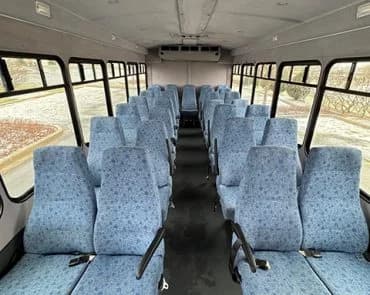2015 Ford F550 Shuttle Bus - Image 15