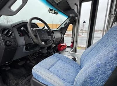 2015 Ford F550 Shuttle Bus - Image 2