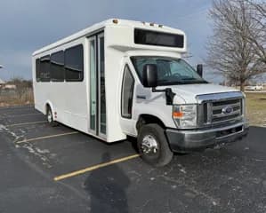 2017 Ford E450 bus