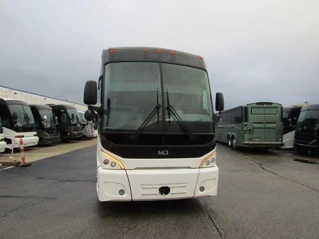 2017 MCI J4500 Coach Bus - Image 3