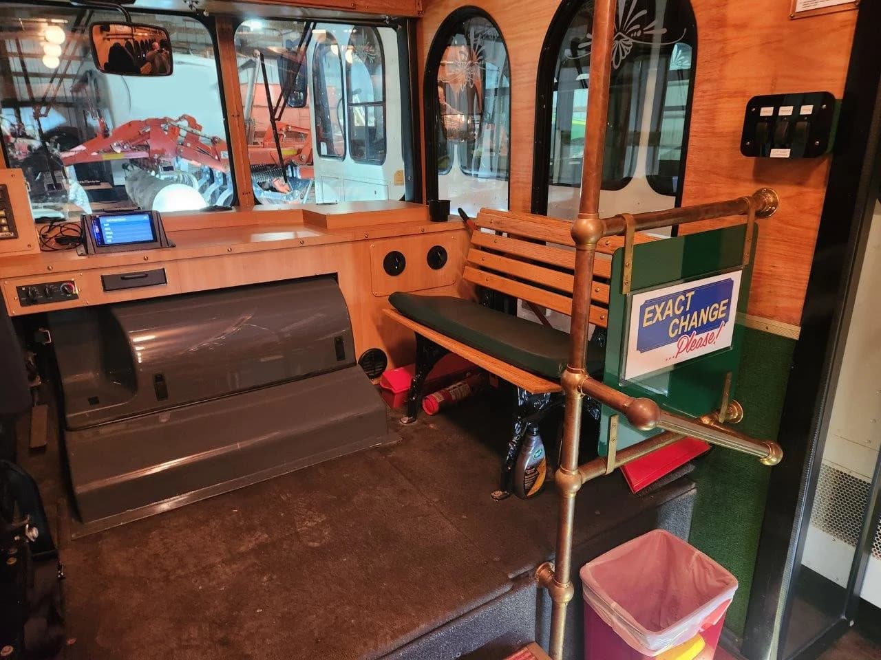 2023 Supreme Trolley - Image 3