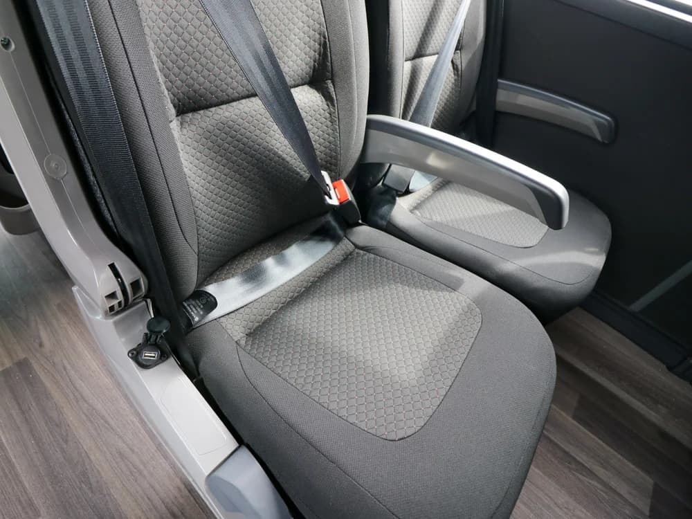 2023 Marcopolo Grand Executive Shuttle Bus - Image 16