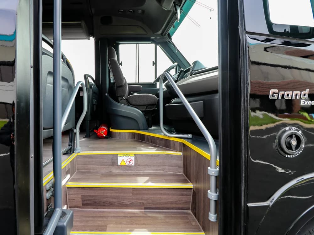 2023 Marcopolo Grand Executive Shuttle Bus - Image 2