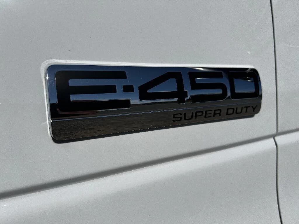 2024 Ford Endera E450 Shuttle Bus - Image 4