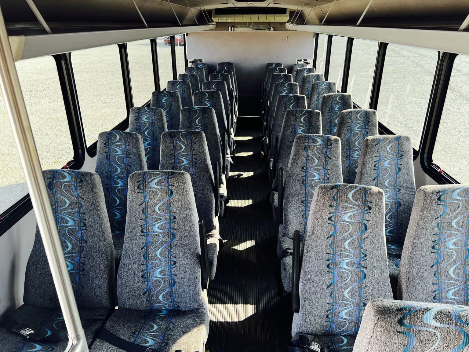 2012 Ford F650 Glaval Shuttle Bus - Image 4