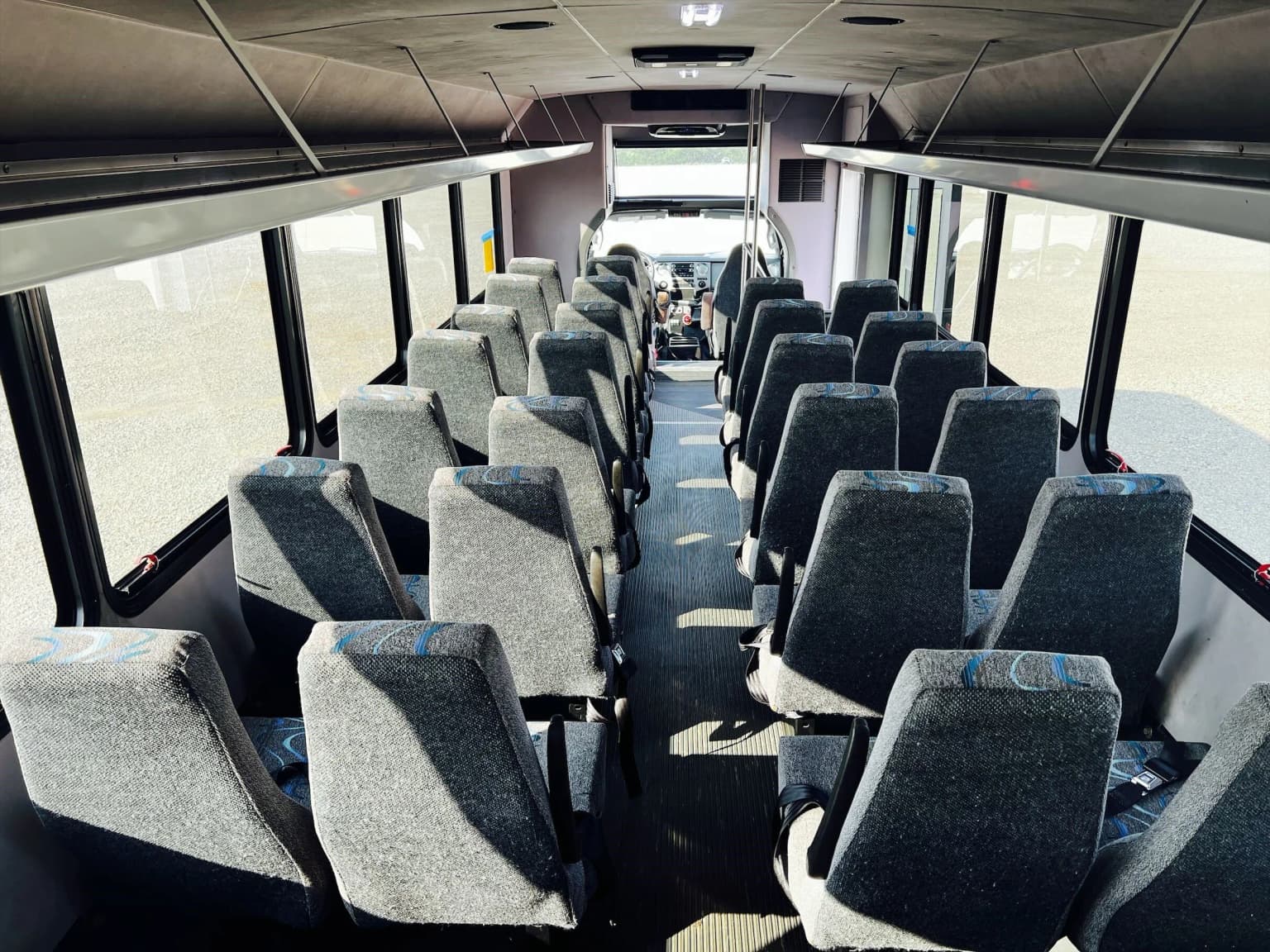 2012 Ford F650 Glaval Shuttle Bus - Image 7