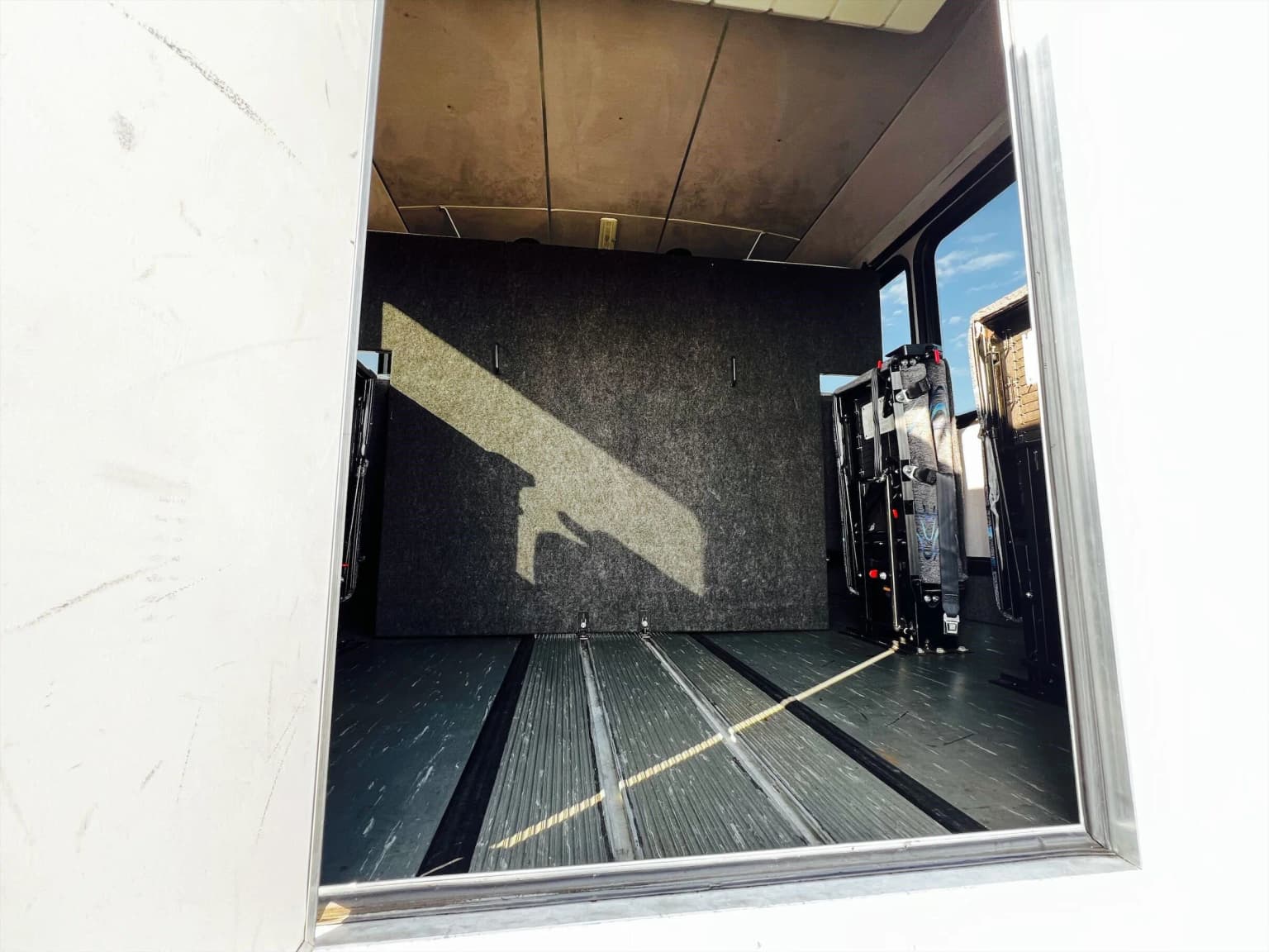 2012 Ford F650 Glaval Shuttle Bus - Image 8