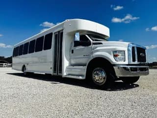 2017 Ford F650 bus