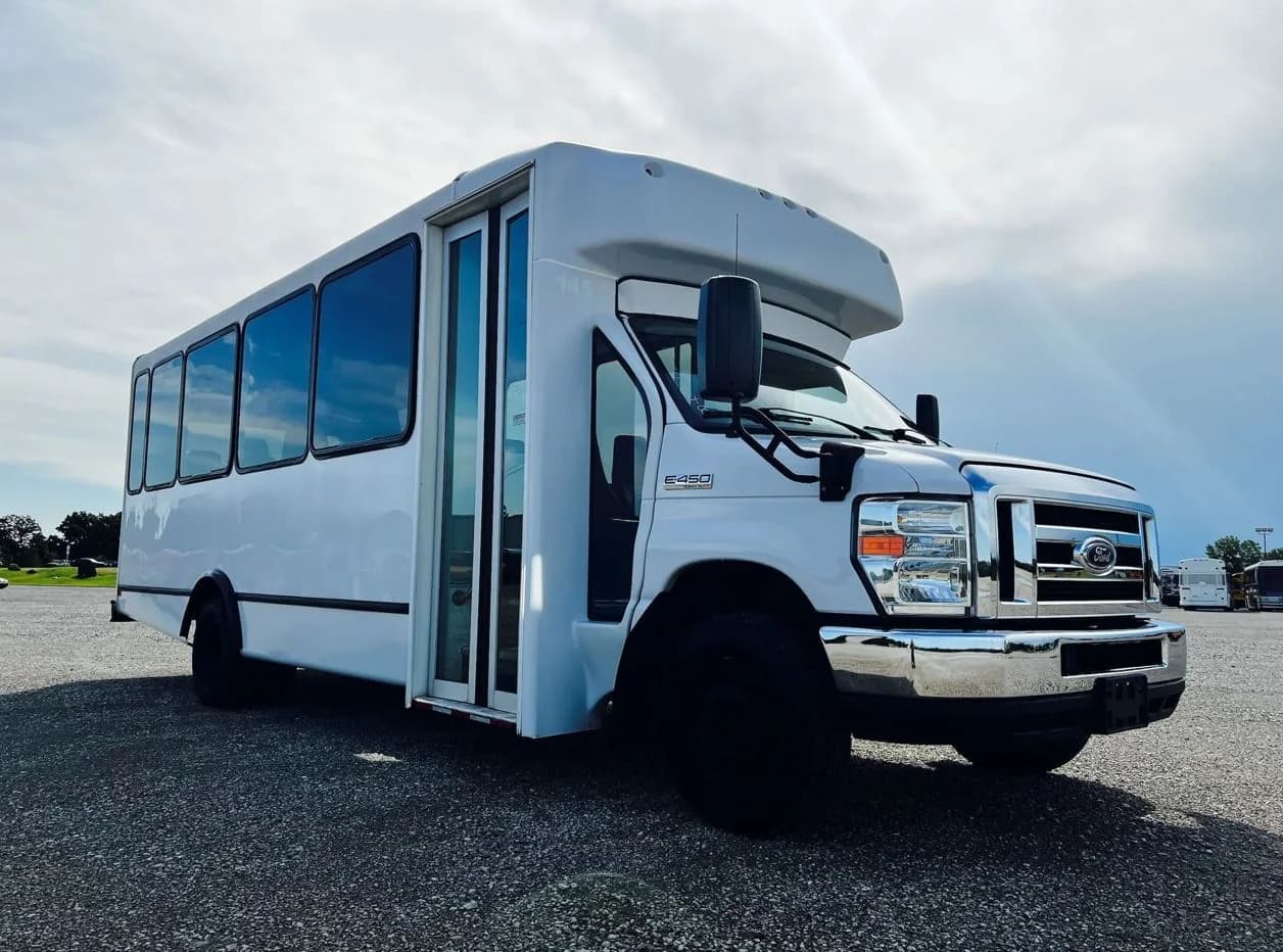 2017 Ford E450 World Trans Shuttle Bus - Image 1