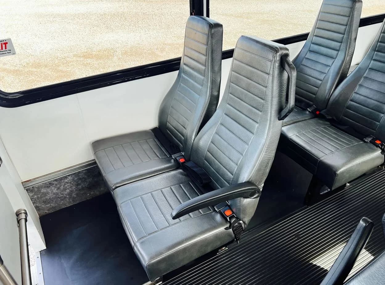 2017 Ford E450 World Trans Shuttle Bus - Image 4