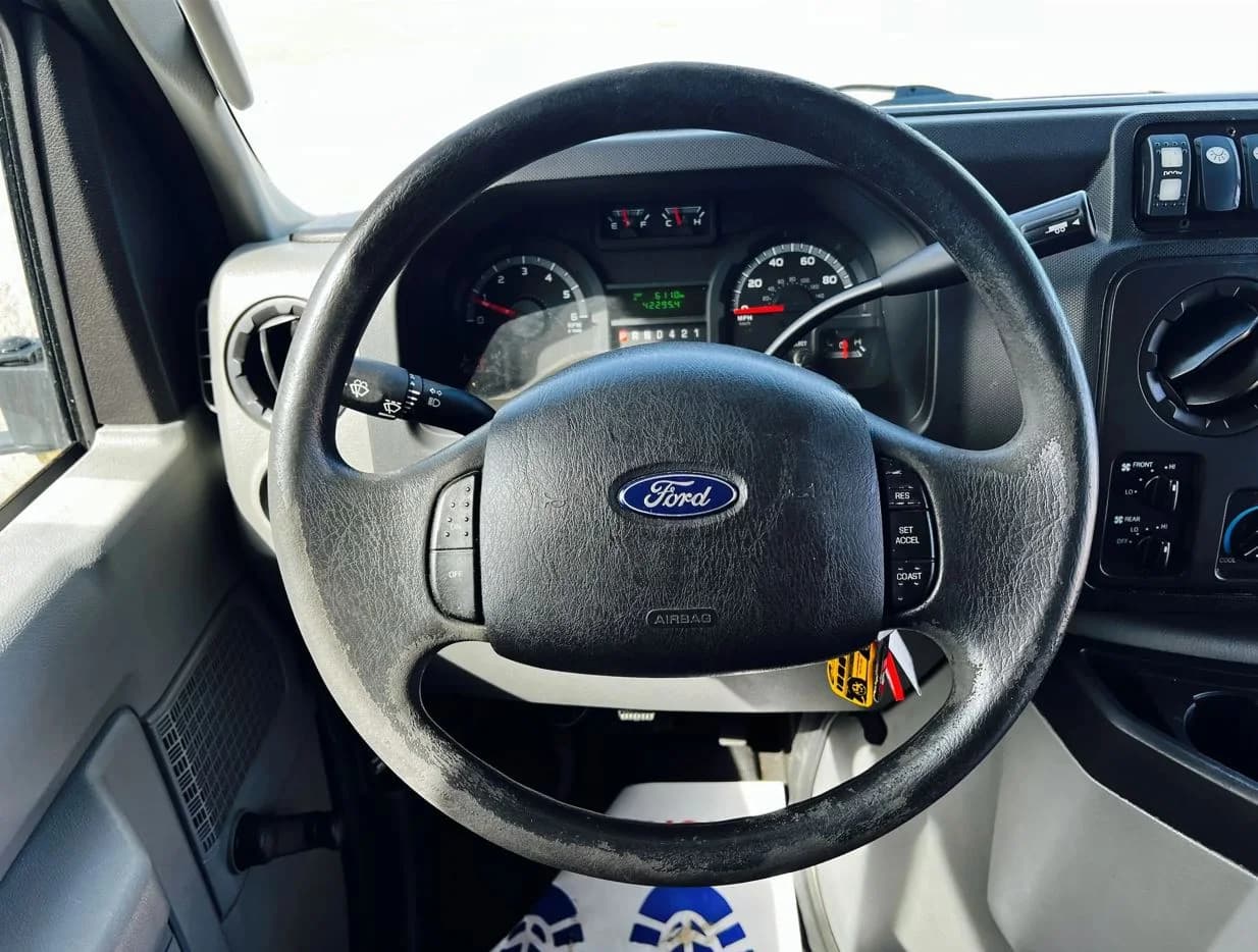 2017 Ford E450 World Trans Shuttle Bus - Image 6
