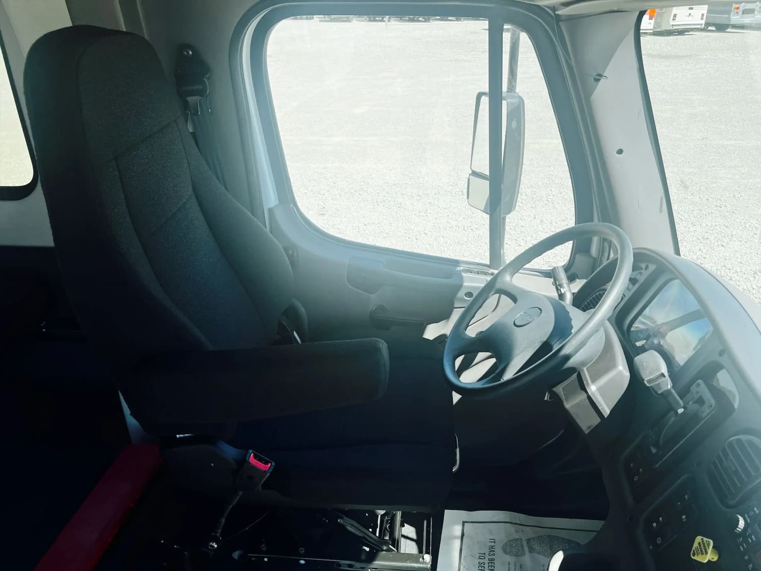 2025 Freightliner Star Rider 45 - Image 5