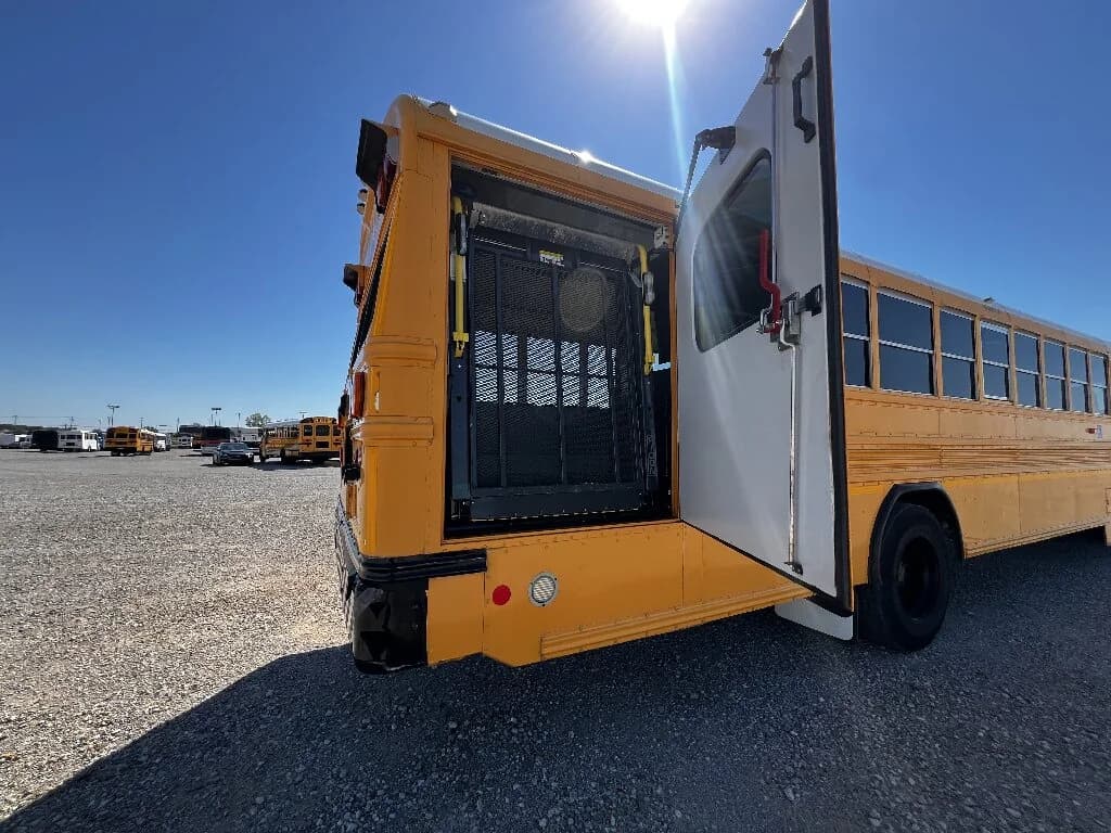 2014 Blue Bird Vision School Bus ADA - Image 5