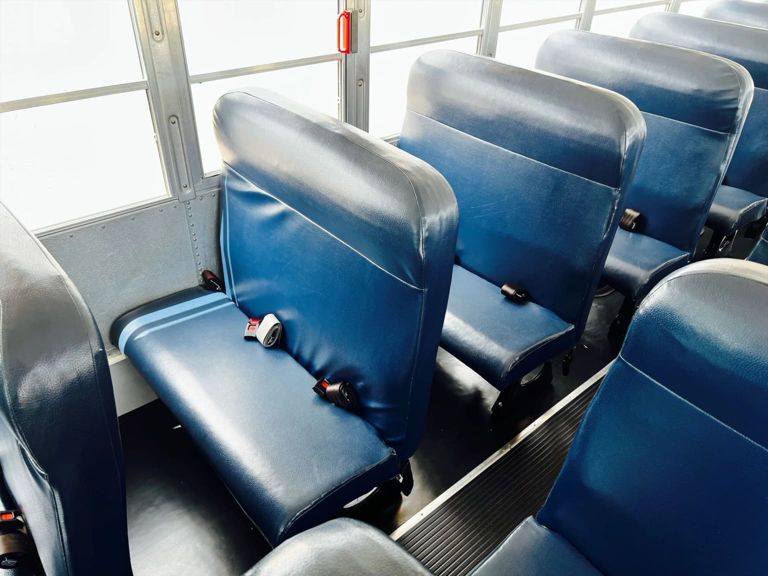 2019 Blue Bird Vision School Bus - Image 12