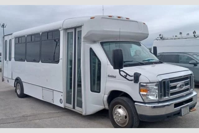 2016 Ford Champion Shuttle Bus - Image 2