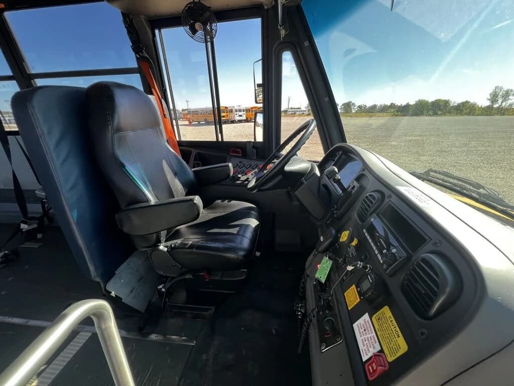 2018 Thomas C2 ADA A/C - Image 5
