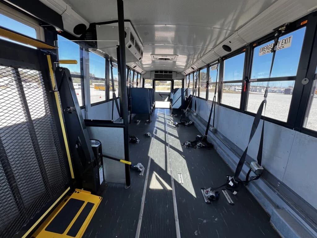 2018 Thomas C2 ADA A/C - Image 8