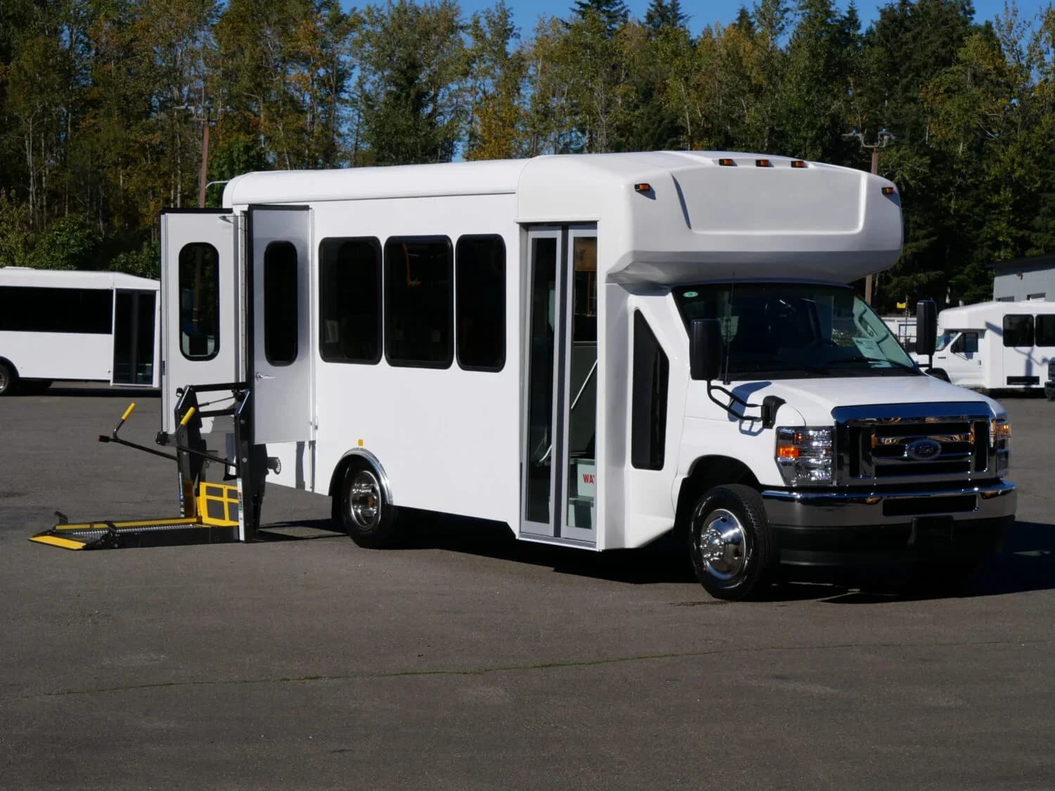2025 Ford E450 Shuttle Bus ADA - Image 1