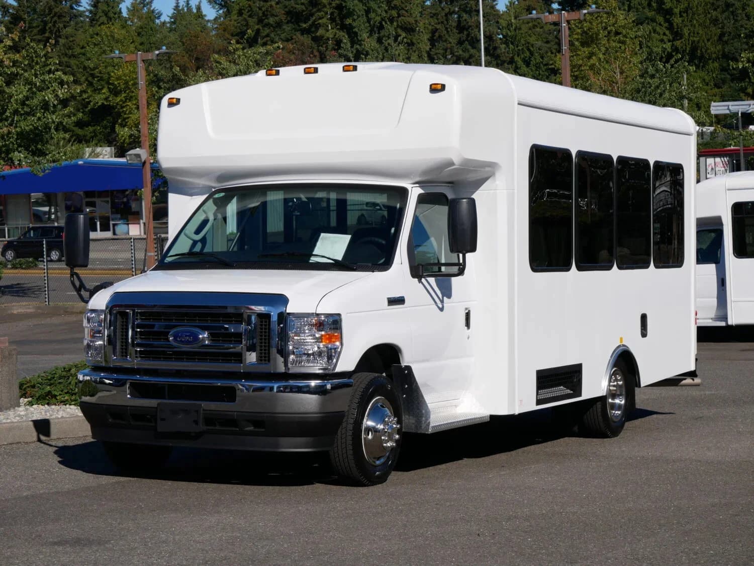 2025 Ford E450 Shuttle Bus ADA - Image 2