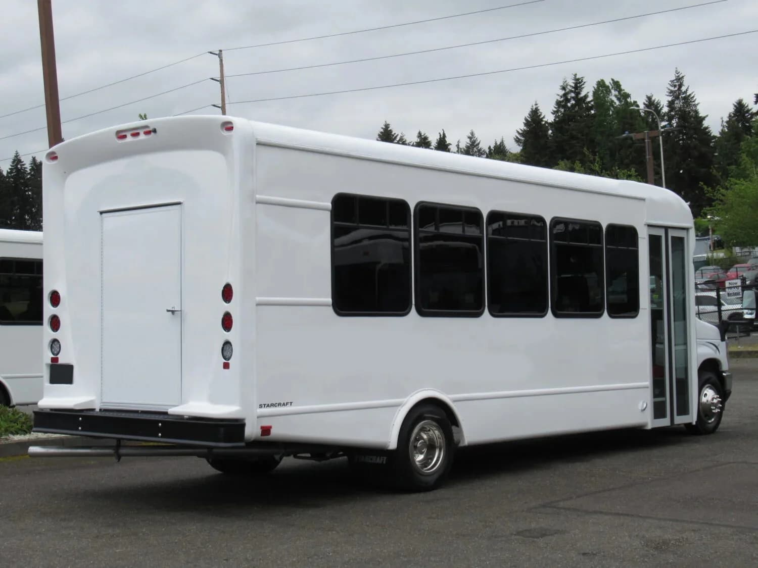 2025 Ford E450 Starcraft MVP Shuttle Bus - Image 3
