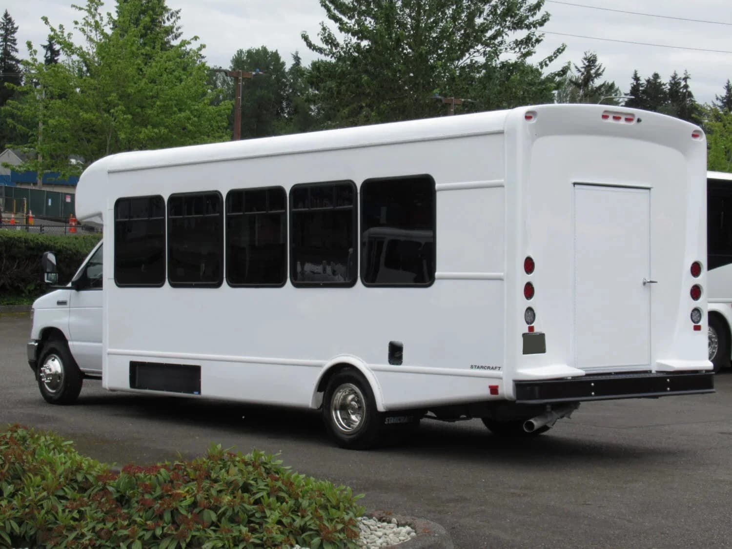 2025 Ford E450 Starcraft MVP Shuttle Bus - Image 5