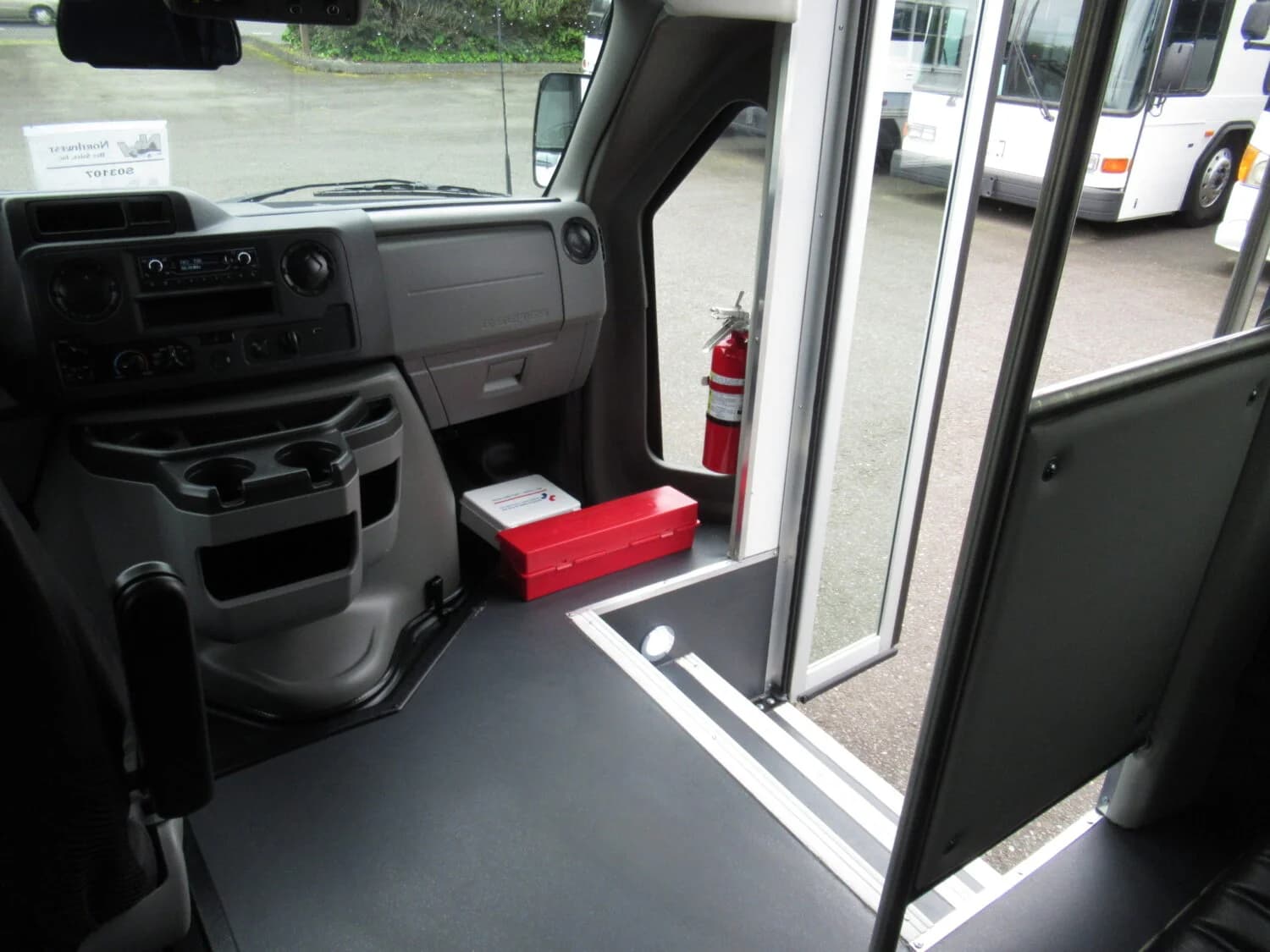 2025 Ford E450 Starcraft MVP Shuttle Bus - Image 9
