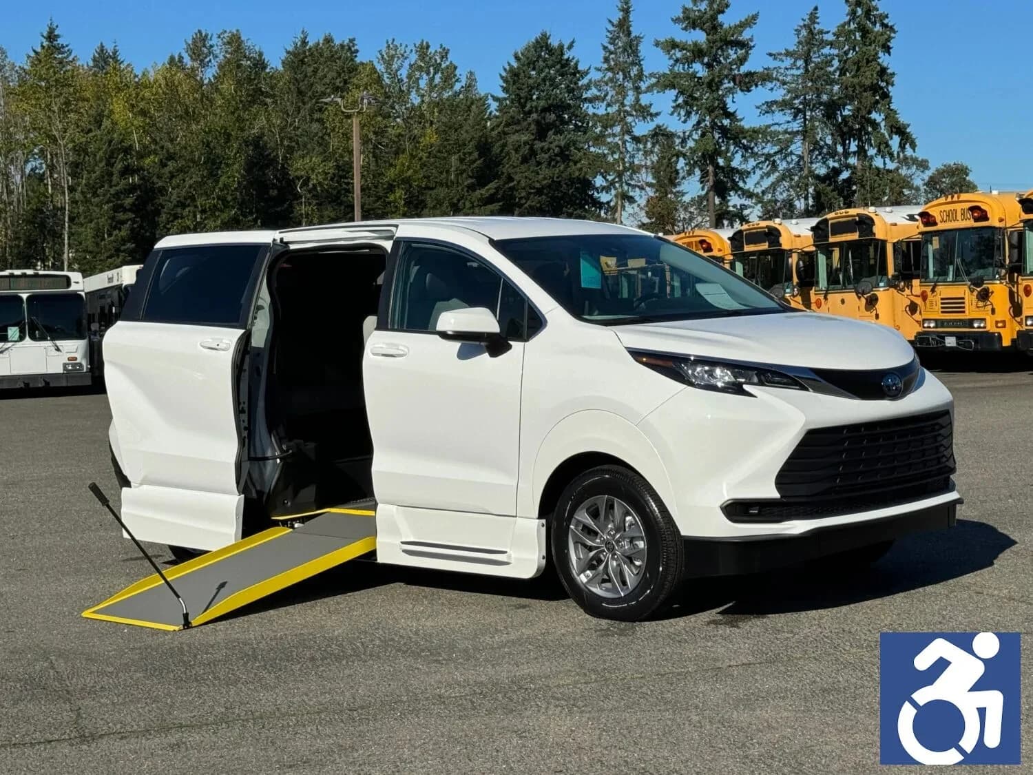 2024 Toyota Sienna Van ADA - Image 1