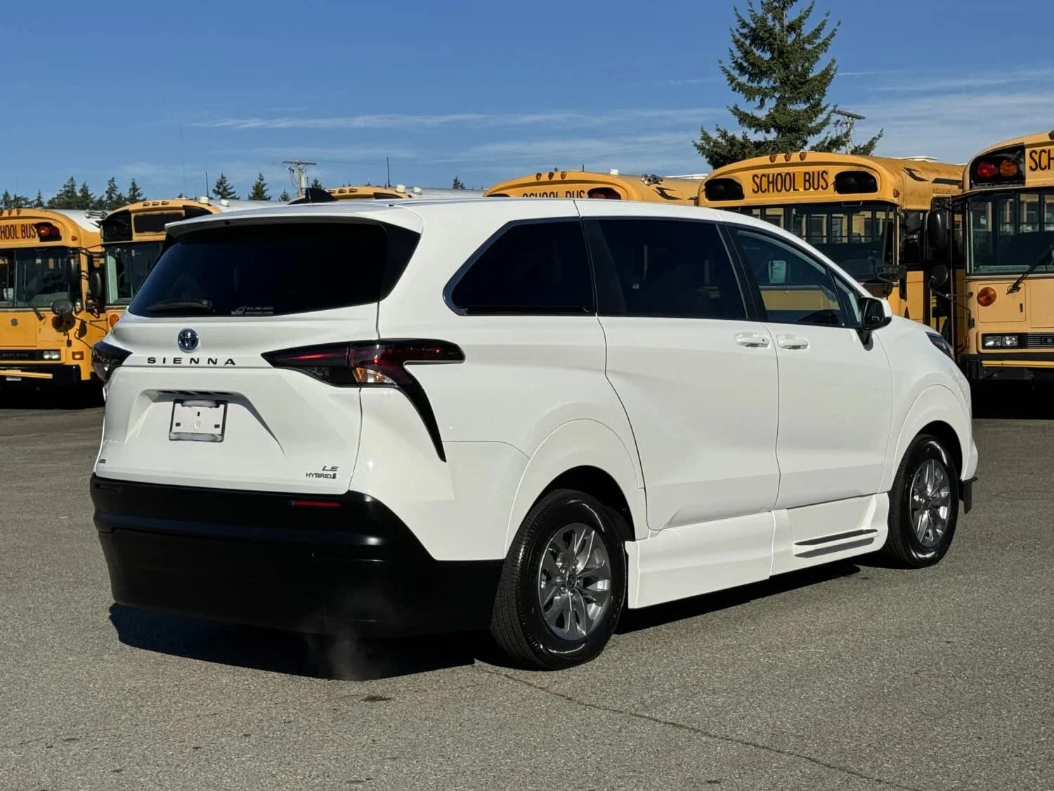 2024 Toyota Sienna Van ADA - Image 3