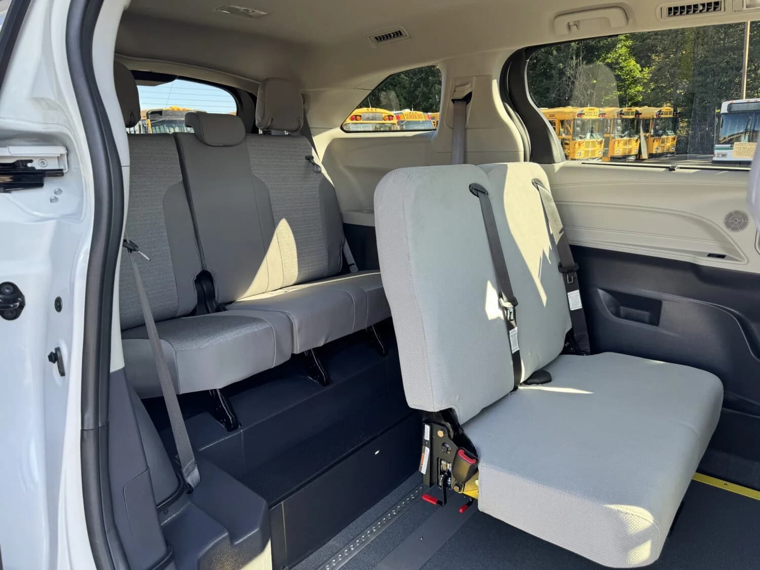 2024 Toyota Sienna Van ADA - Image 8