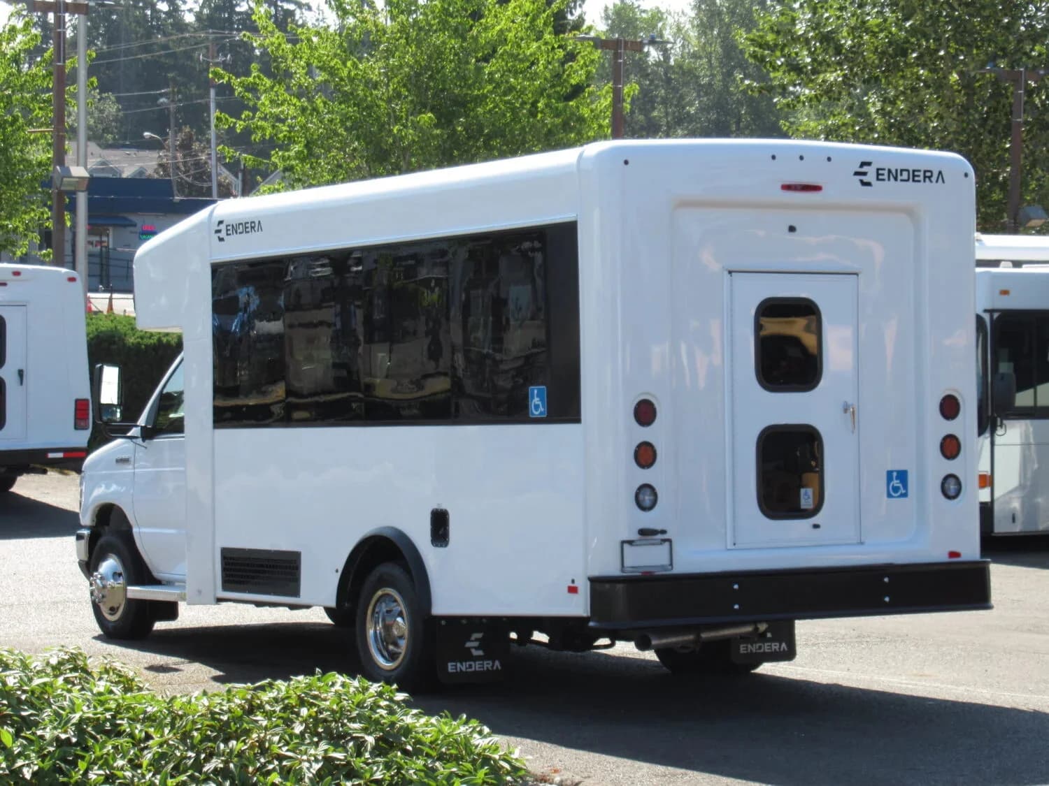 2024 Ford Endera Shuttle Bus - Image 4
