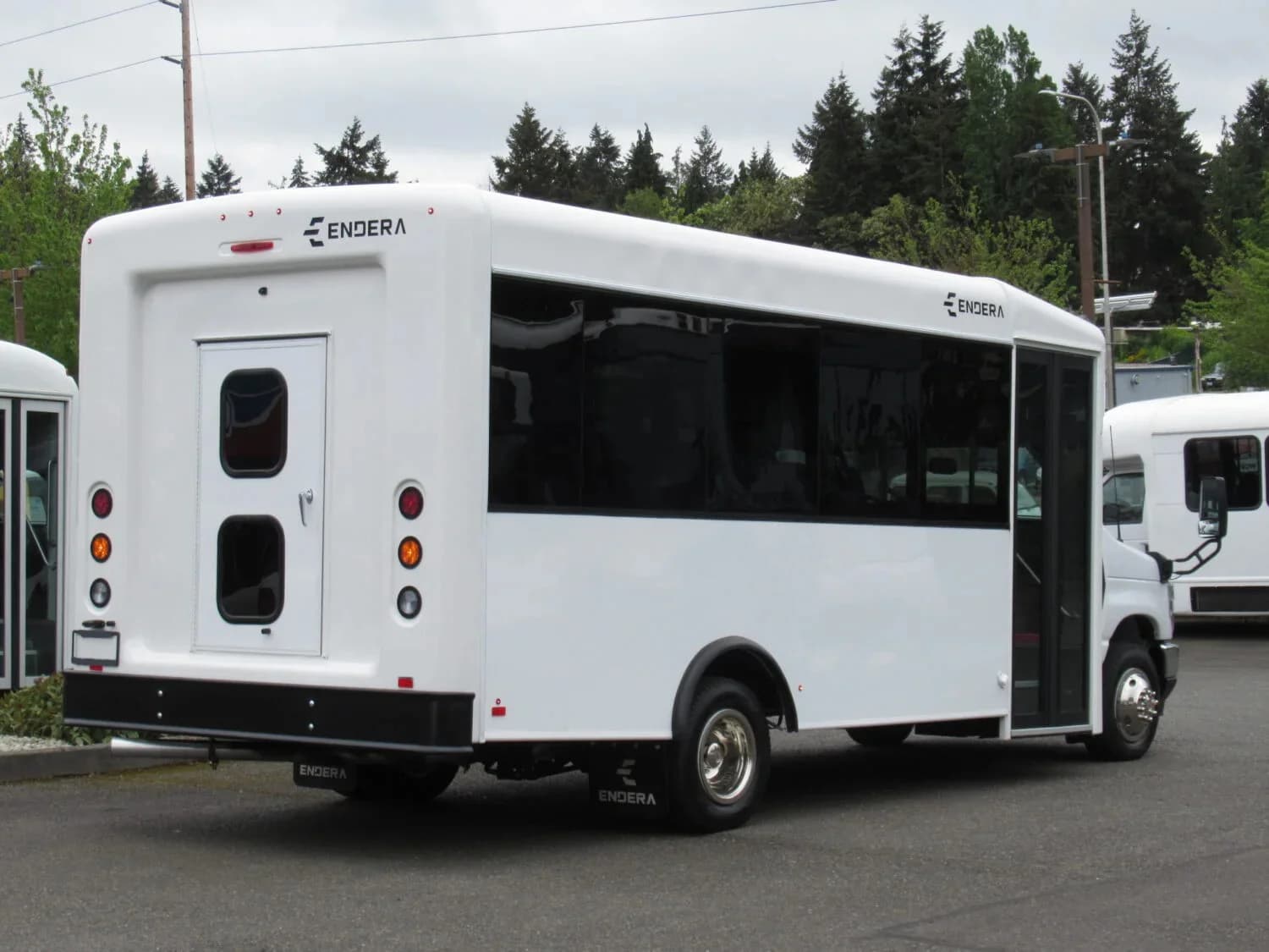 2024 Ford Endera Shuttle Bus - Image 3