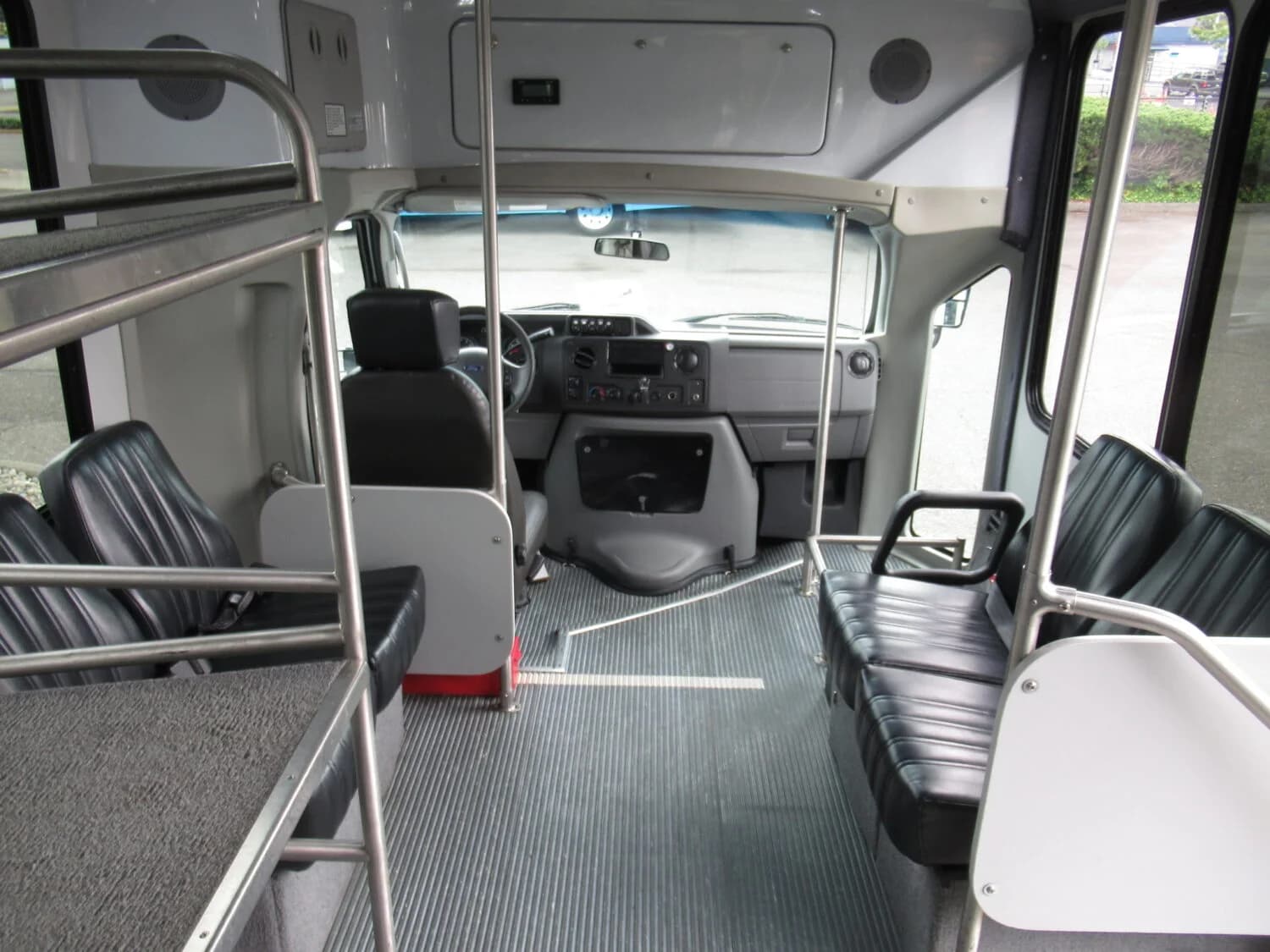 2017 Ford Eldorado Shuttle Bus - Image 8