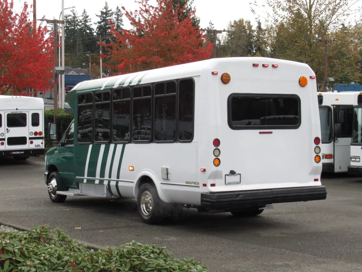 2015 Ford E450 Eldorado Aerotech ADA Shuttle Bus - Image 4