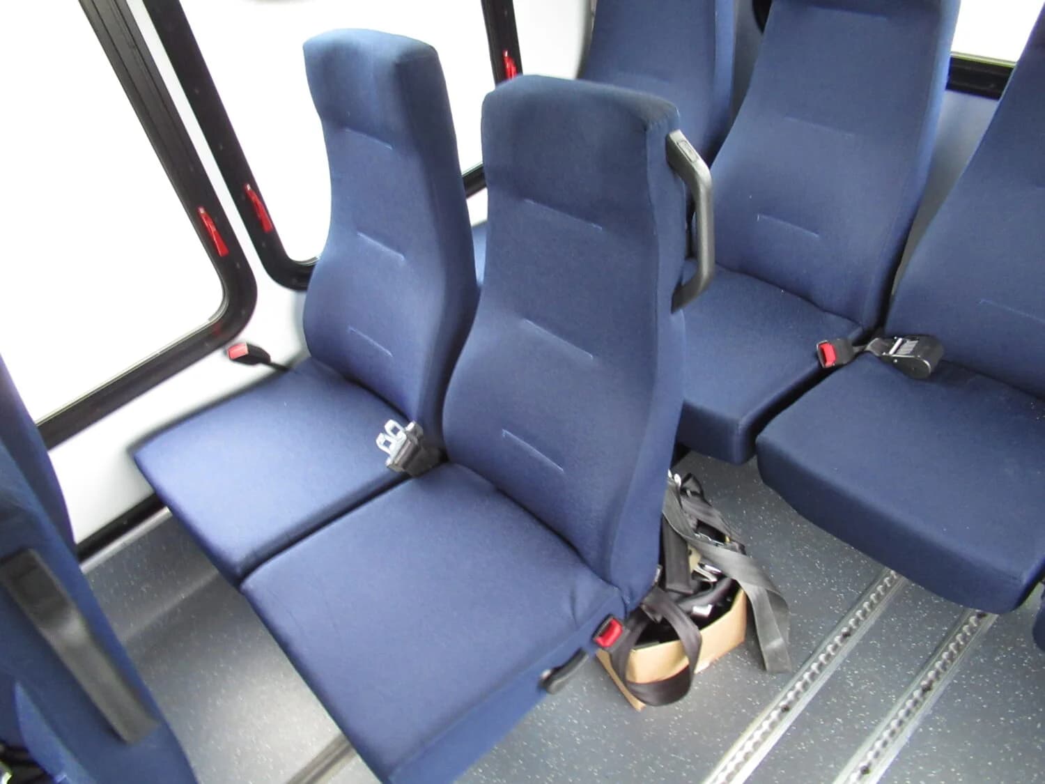 2015 Ford E450 Eldorado Aerotech ADA Shuttle Bus - Image 12