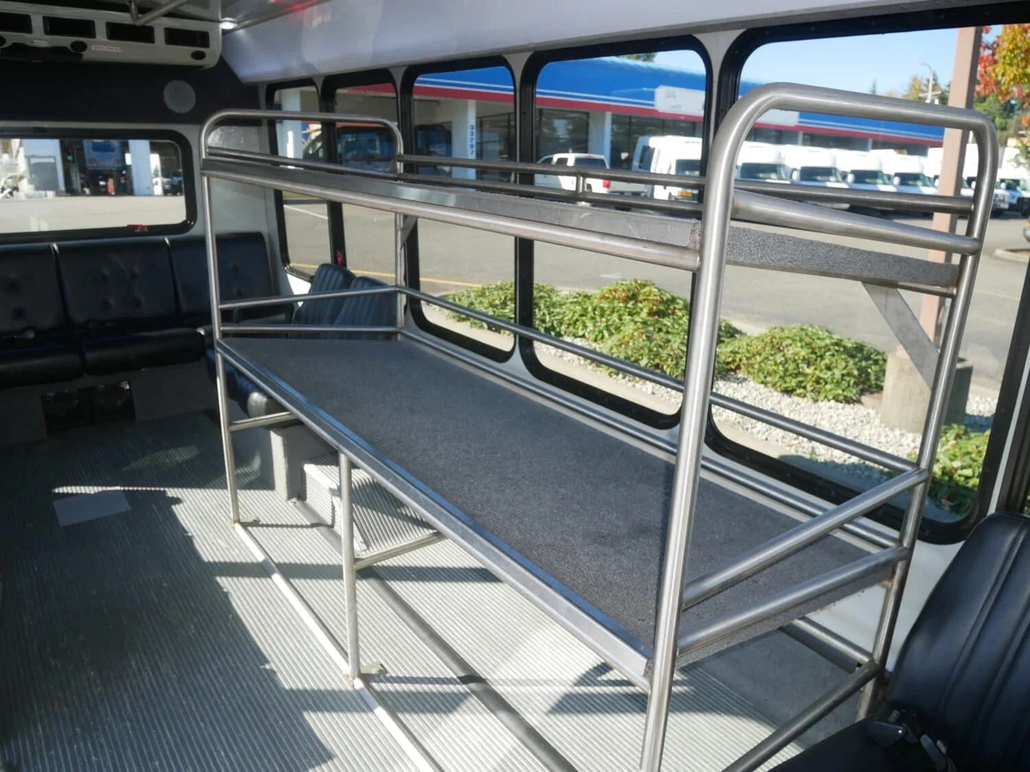 2015 Ford E450 Eldorado Shuttle Bus - Image 12