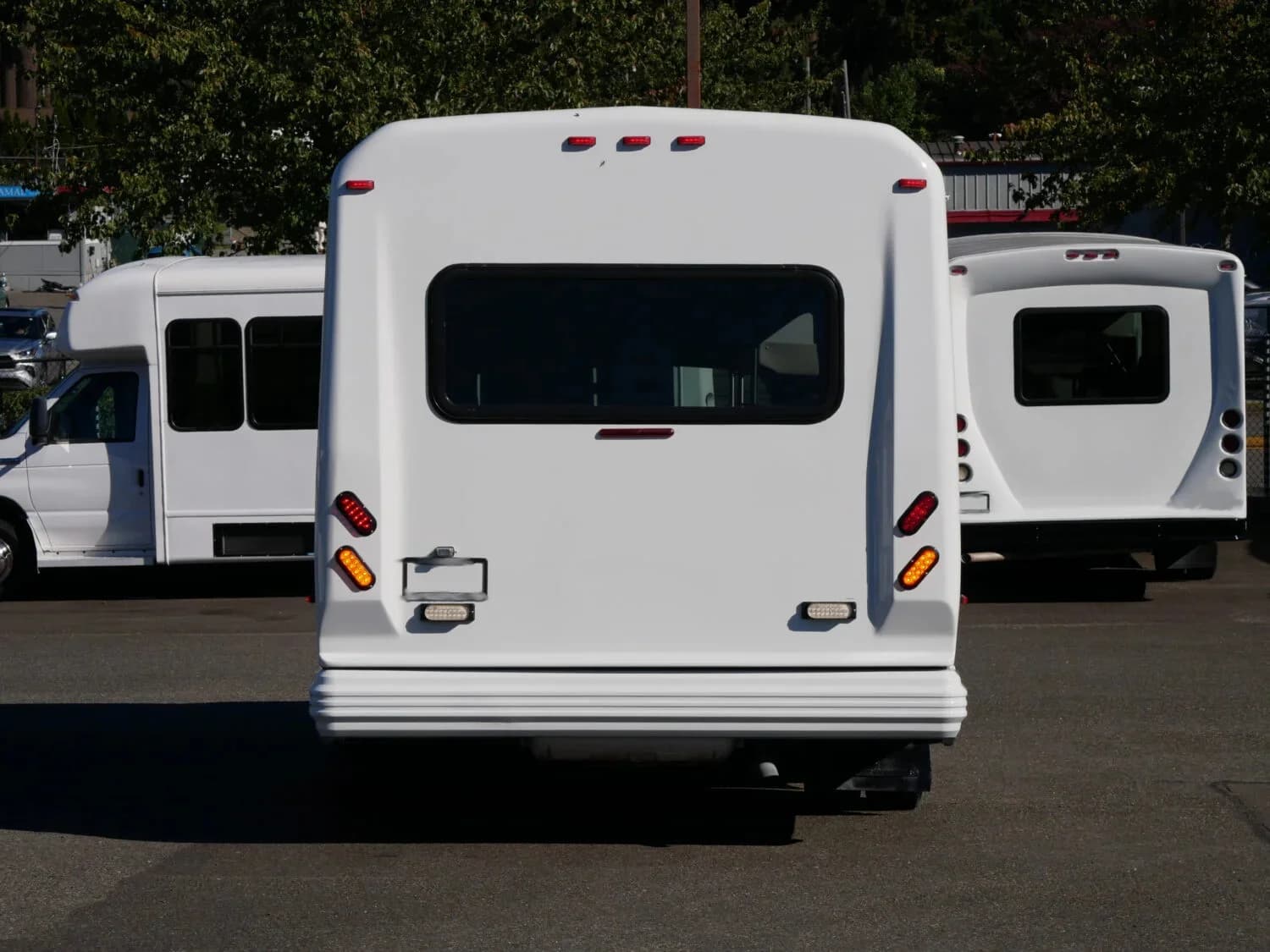 2015 Ford E450 Eldorado Shuttle Bus - Image 6
