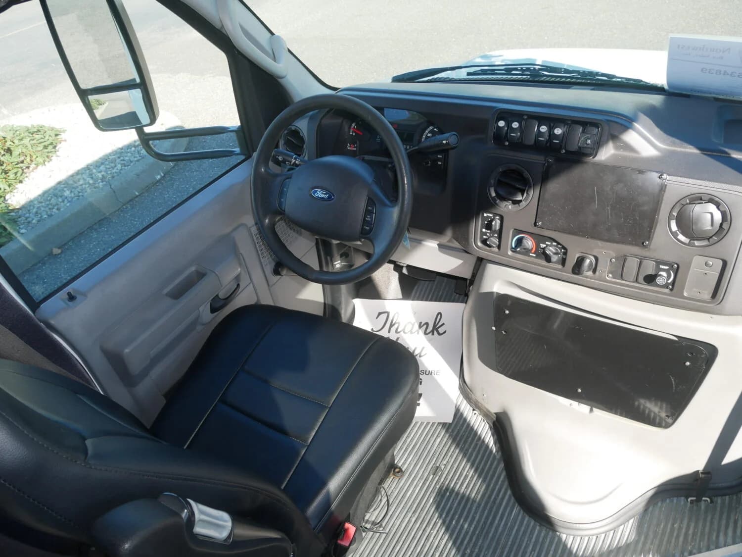2015 Ford E450 Eldorado Shuttle Bus - Image 7