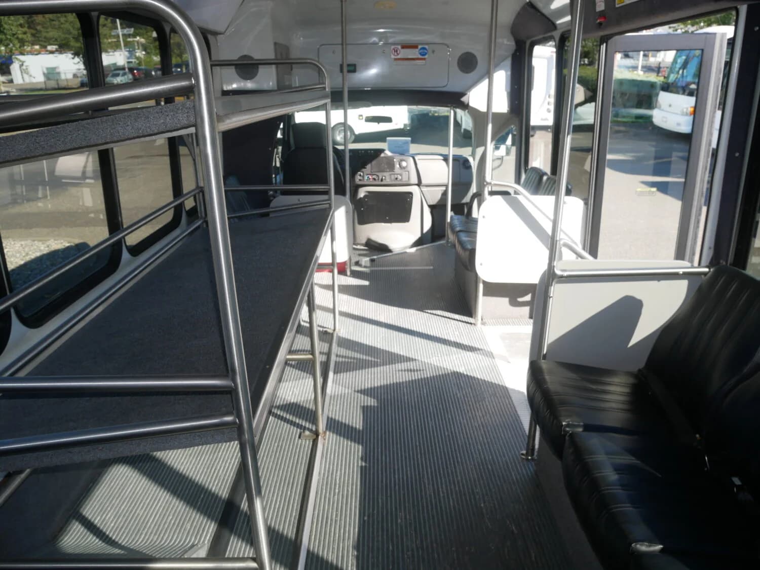 2015 Ford E450 Eldorado Shuttle Bus - Image 10