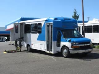2015 Chevrolet Titan II bus