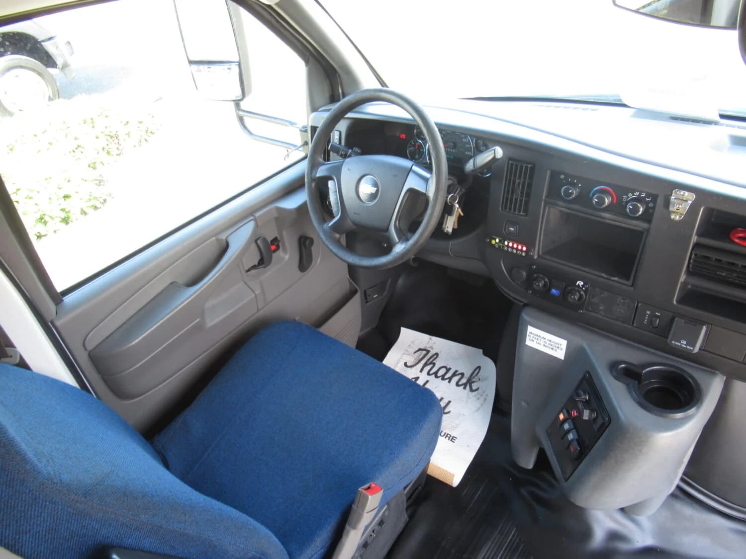 2015 Chevy Titan II Glaval Shuttle Bus - Image 7