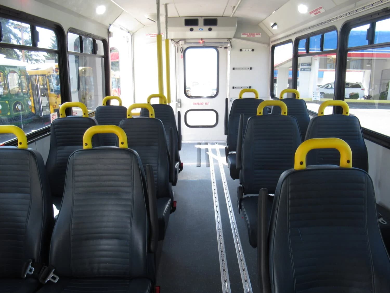 2015 Chevy Titan II Glaval Shuttle Bus - Image 8
