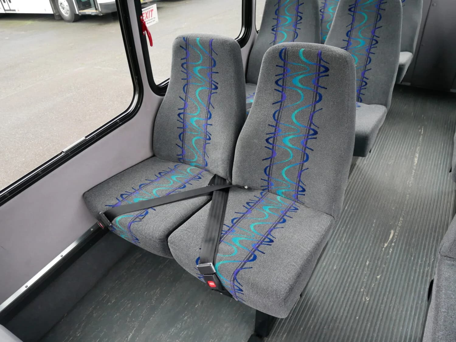 2014 Ford E450 Starcraft Starquest Shuttle Bus - Image 10