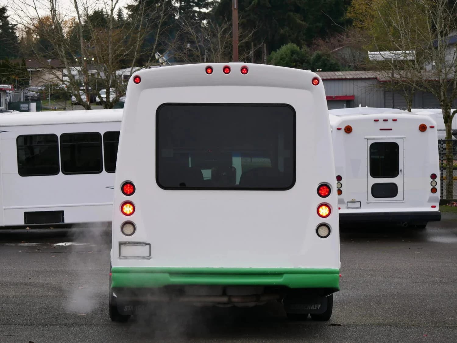 2014 Ford E450 Starcraft Starquest Shuttle Bus - Image 7