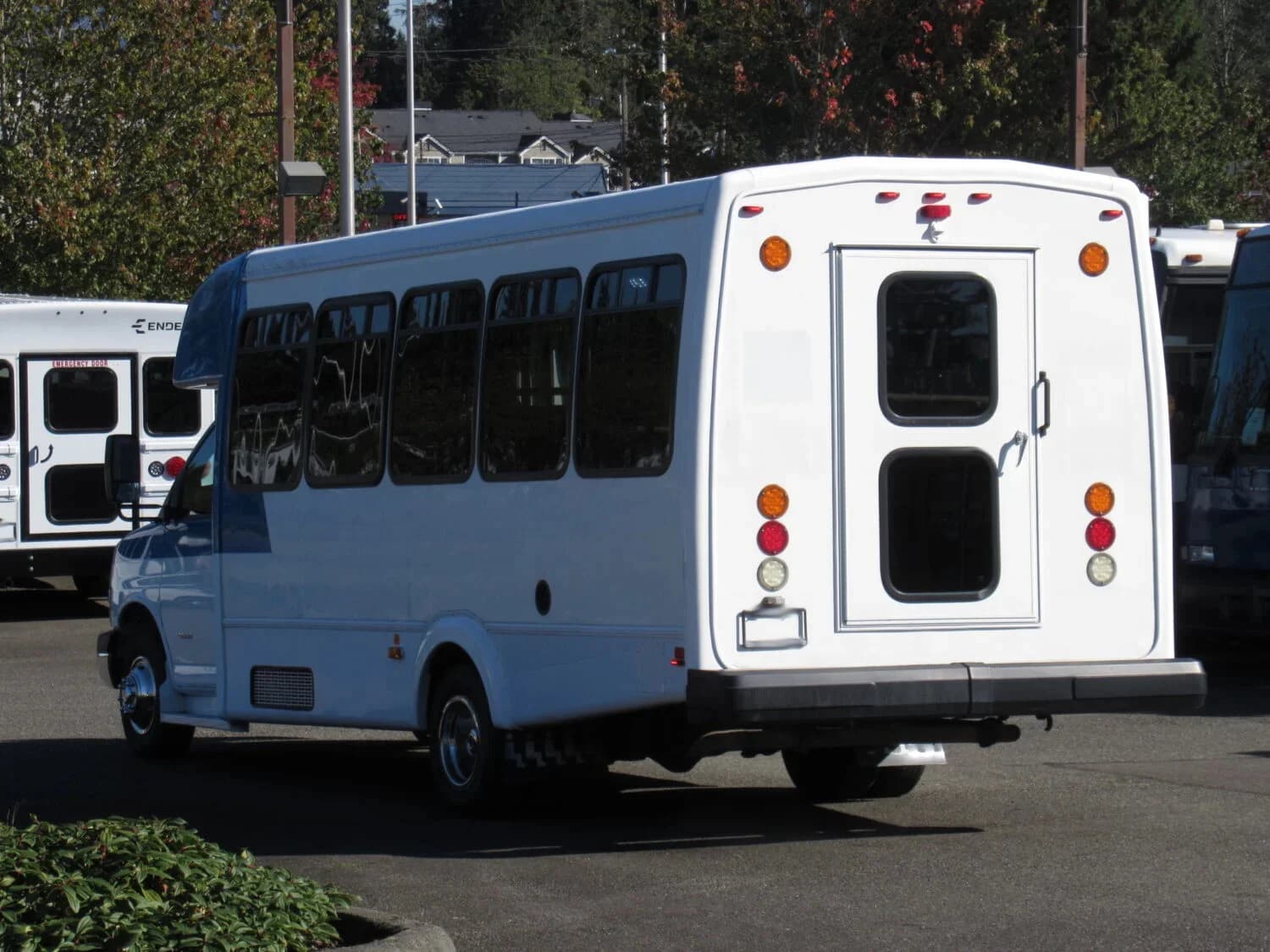 2014 Chevrolet G4500 Goshen ADA Shuttle Bus - Image 5