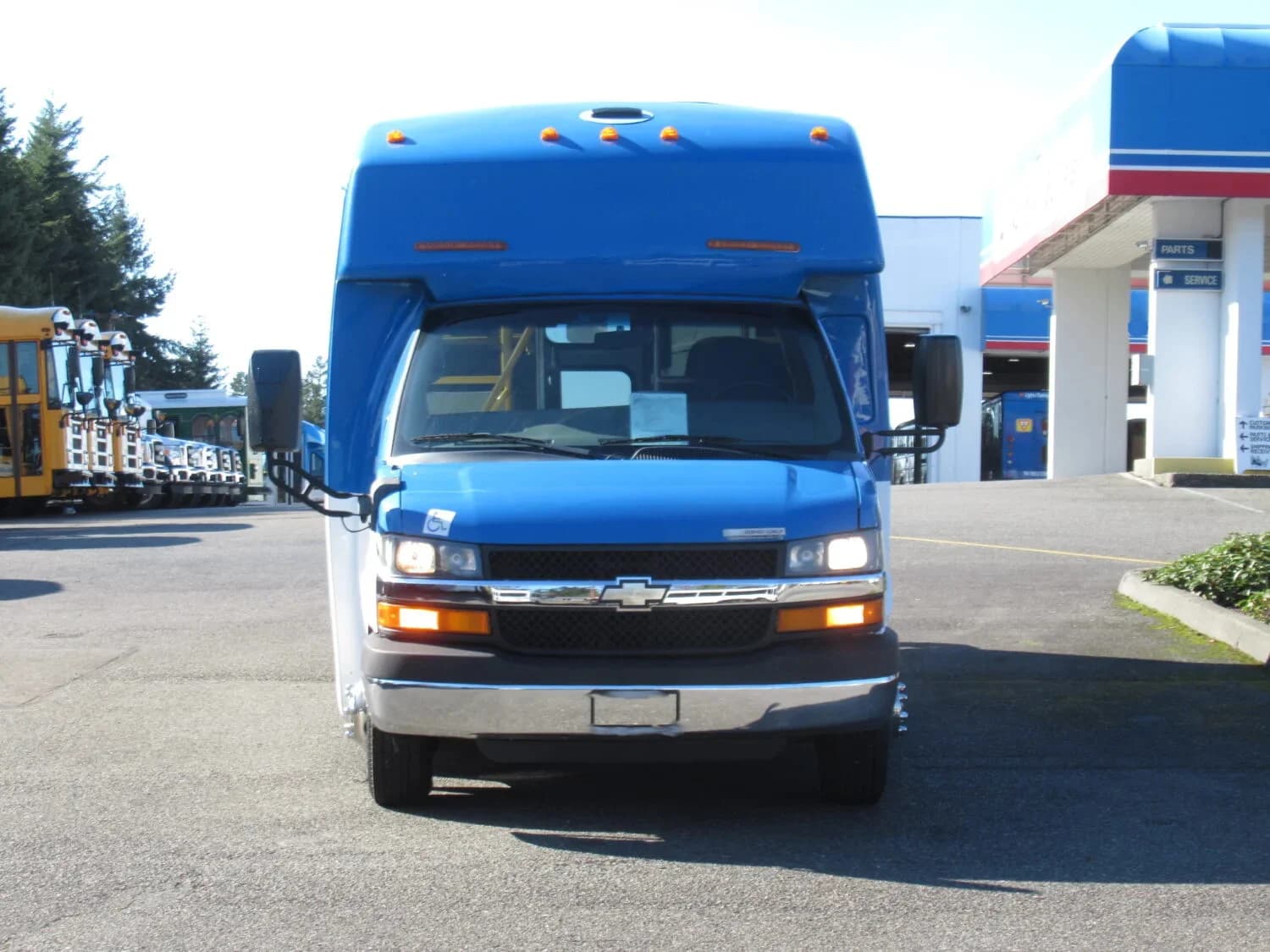 2014 Chevrolet G4500 Goshen ADA Shuttle Bus - Image 4