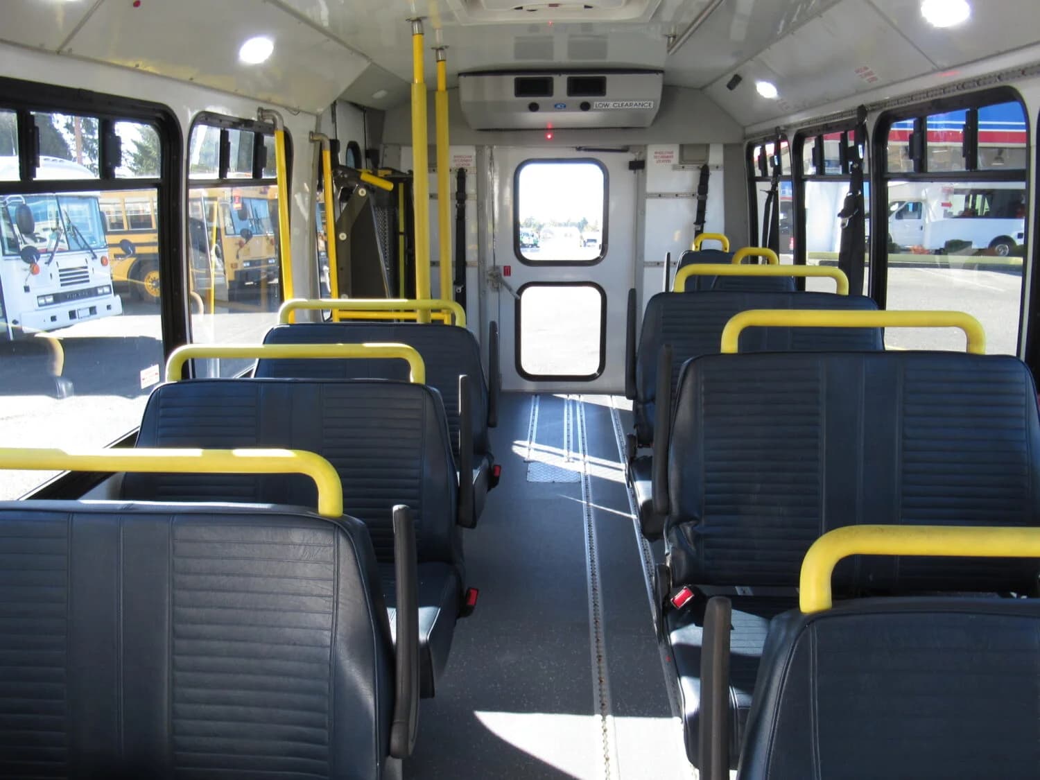 2014 Chevrolet G4500 Goshen ADA Shuttle Bus - Image 8