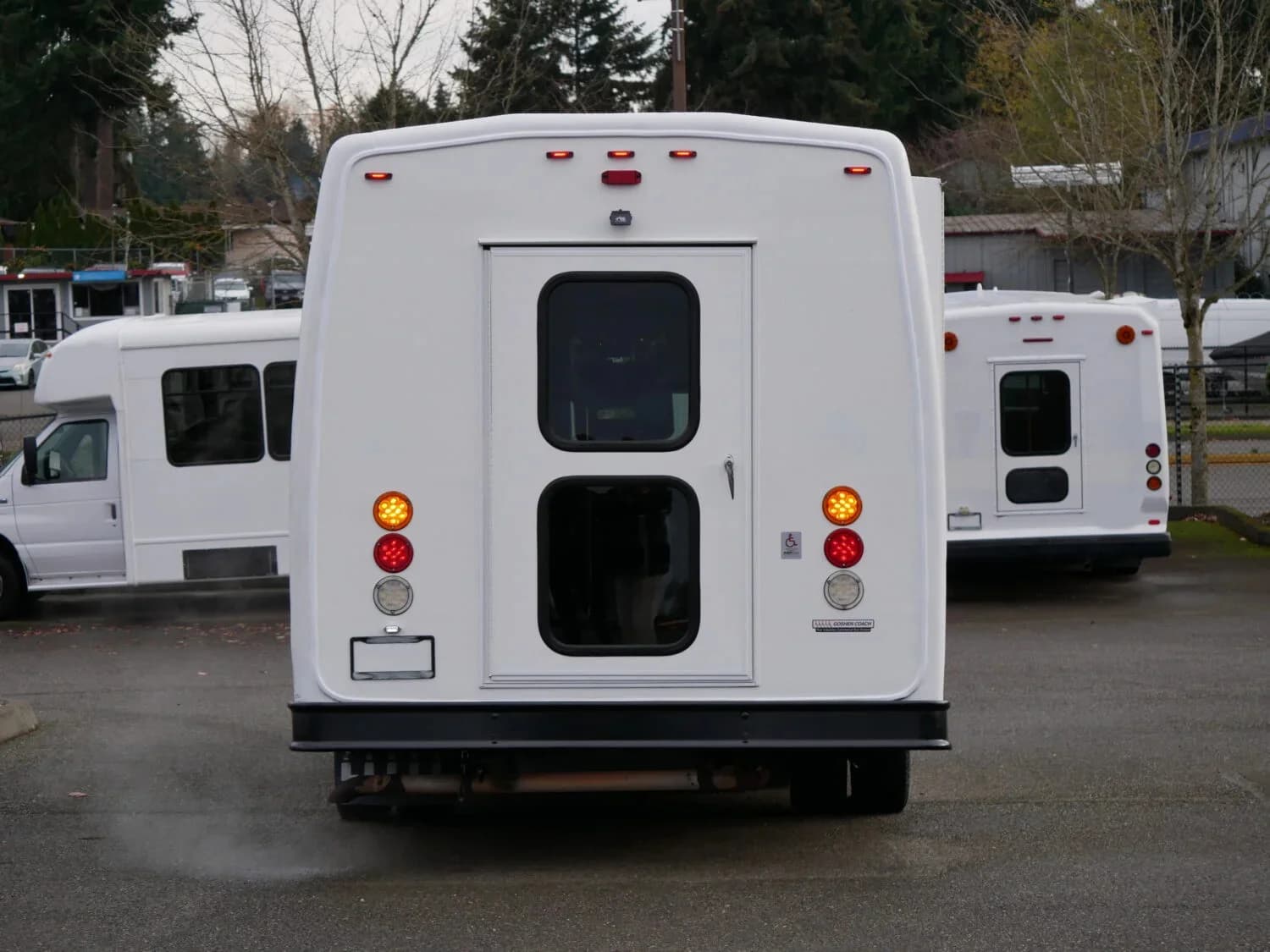 2013 Ford GCII Goshen ADA Shuttle - Image 5